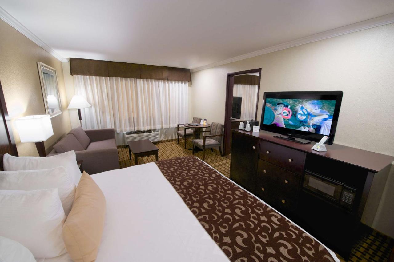  | Best Western Plus Orchid Hotel & Suites
