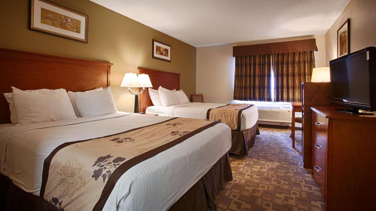 Queen Room with Two Queen Beds - Non Smoking at Best Western Alexandria Inn