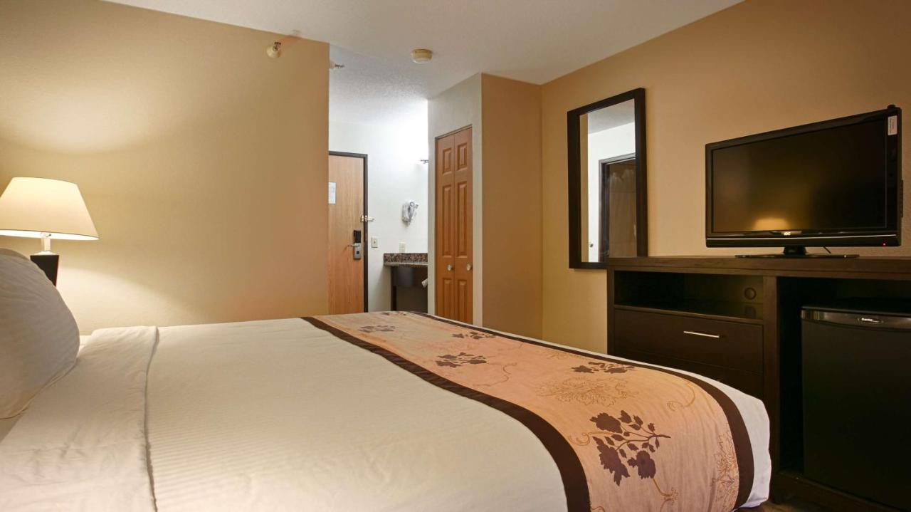 King Room - Non Smoking at Best Western Alexandria Inn