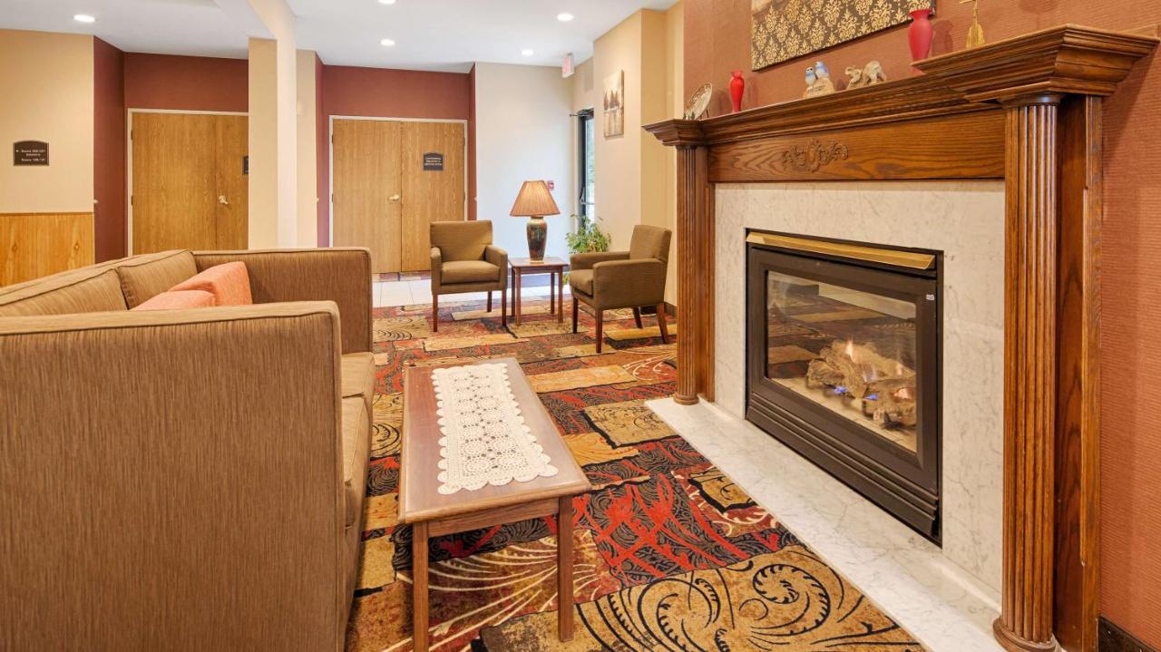 | Best Western Plaza Hotel Saugatuck