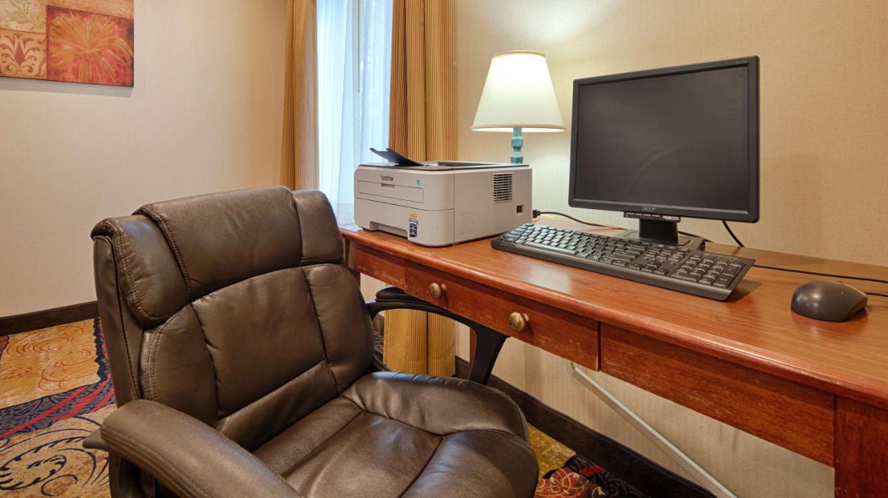 | Best Western Plaza Hotel Saugatuck