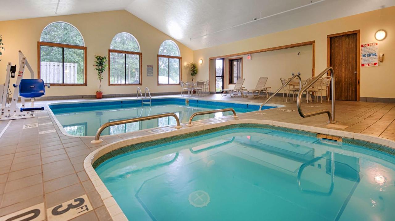 | Best Western Plaza Hotel Saugatuck
