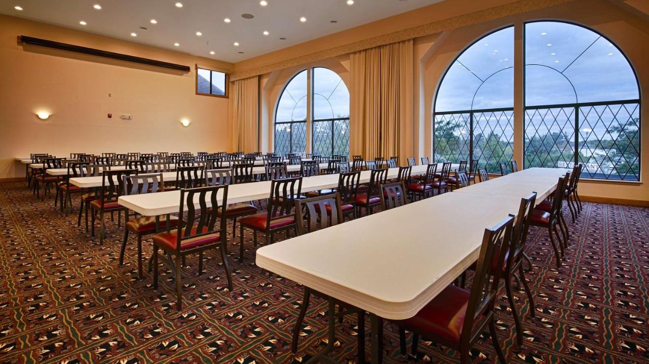 | Best Western Plus Dockside Waterfront Inn