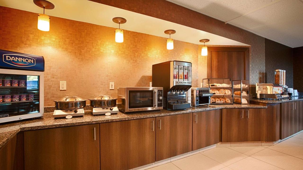 | Best Western Inn Buffalo Airport