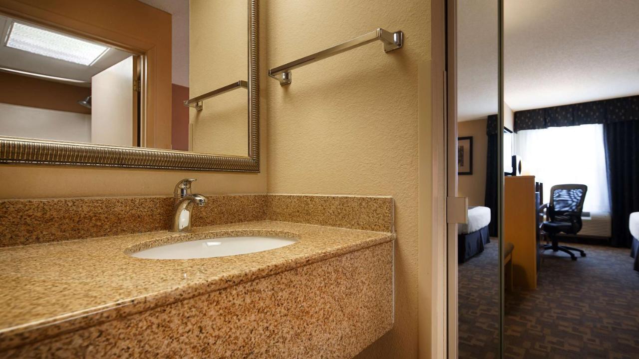 Executive King Room Suite - Non-Smoking at SureStay Plus Hotel by Best Western Roanoke Rapids I-95