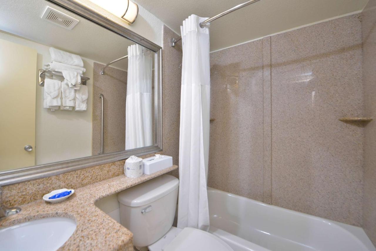 King Suite - Non-Smoking/ Pet Friendly Room at Best Western Plus Chesapeake Bay-Norfolk
