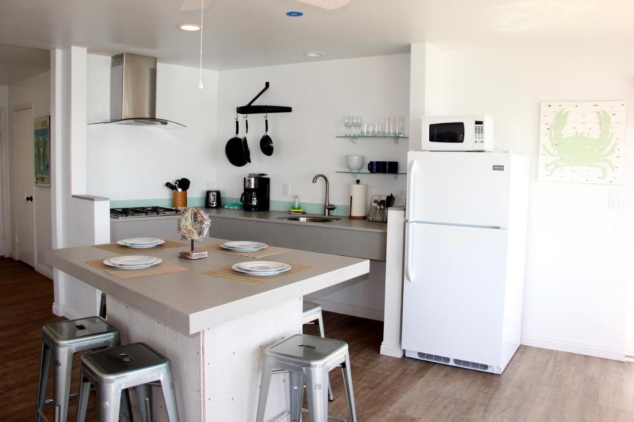Deluxe Two-Bedroom Suite - Ocean Front at Sea Horse Resort