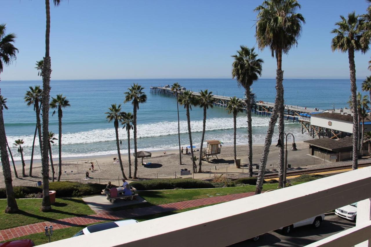 Deluxe Two-Bedroom Suite - Ocean Front at Sea Horse Resort