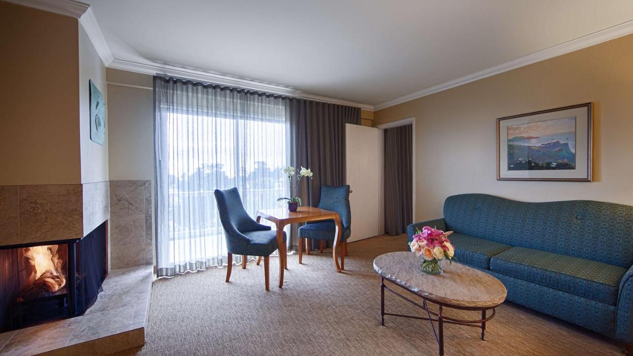 | Carmel Bay View Inn