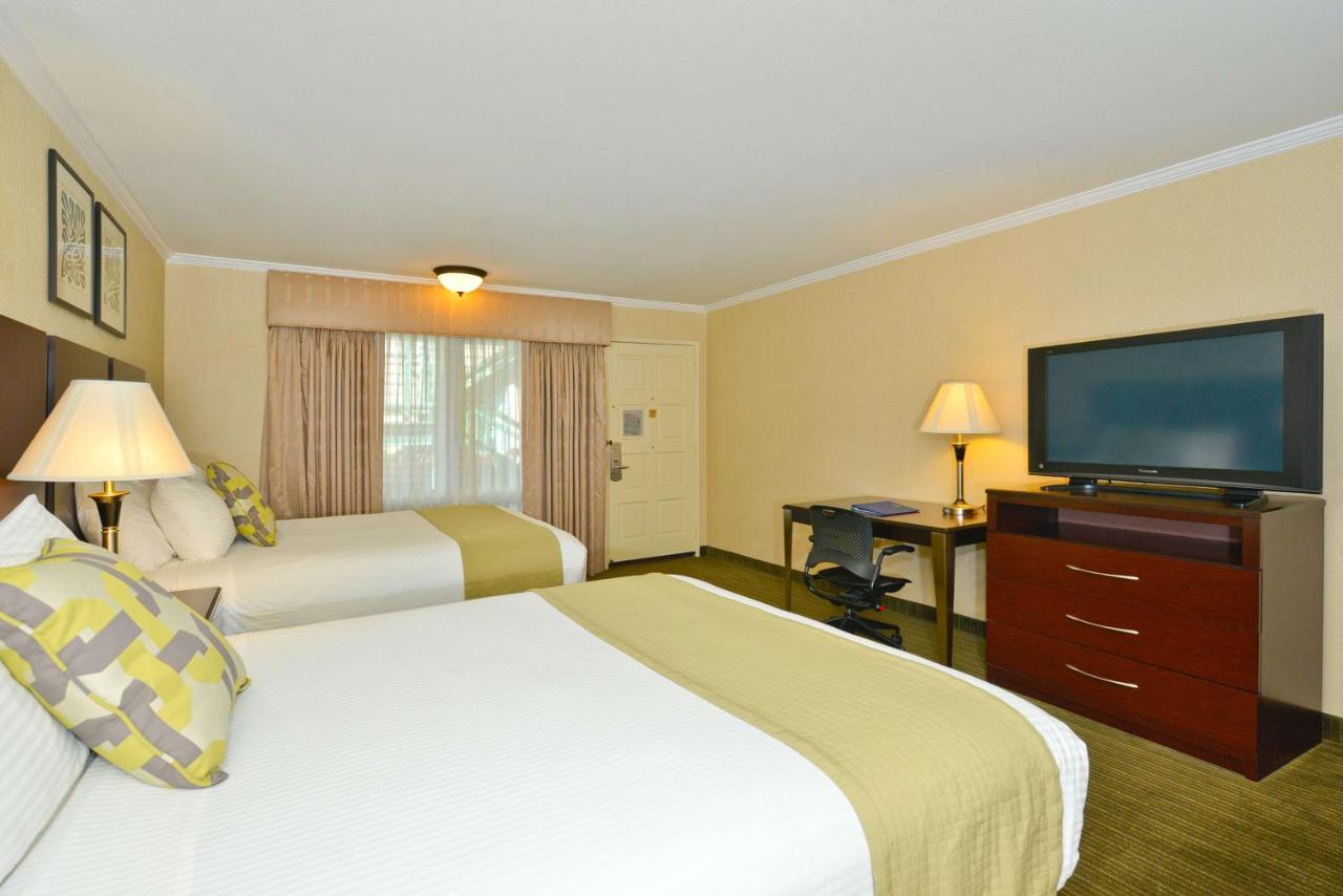 Queen Room with Two Queen Beds - Disability Access - Non Smoking at Best Western Plus Dana Point Inn-by-the-sea