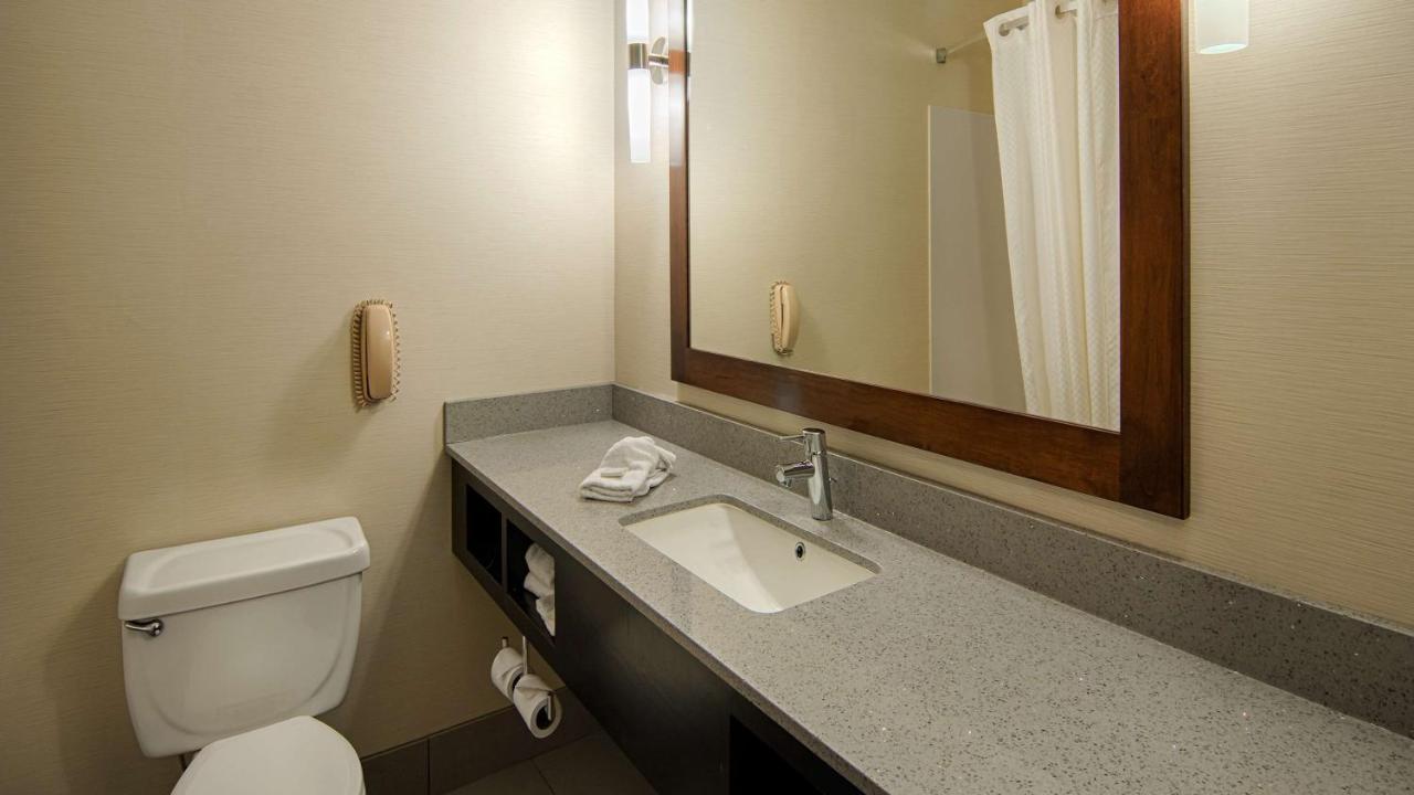 | Best Western Elkhart Inn & Suites