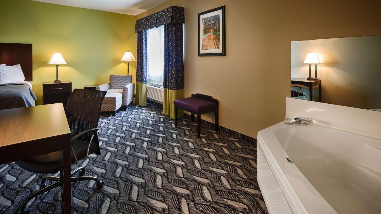 King Room with Spa Bath at Best Western Mt.Vernon Inn