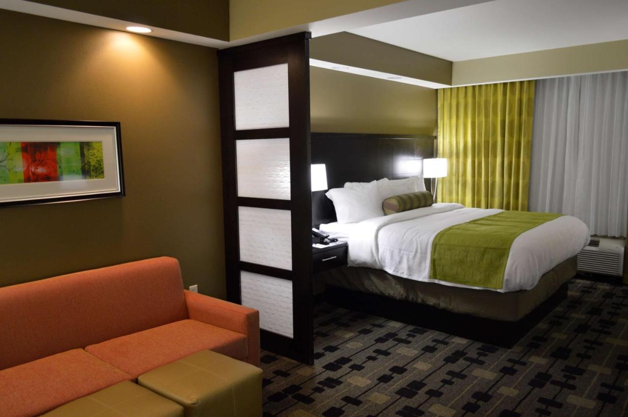 King Suite - Non-Smoking at Best Western Plus University Inn
