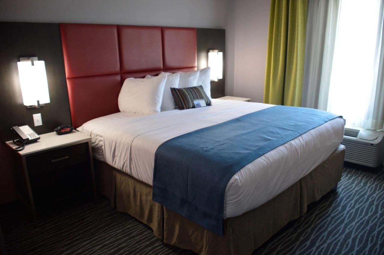 King Room - Non-Smoking at Del-Mar Airport Inn & Suites