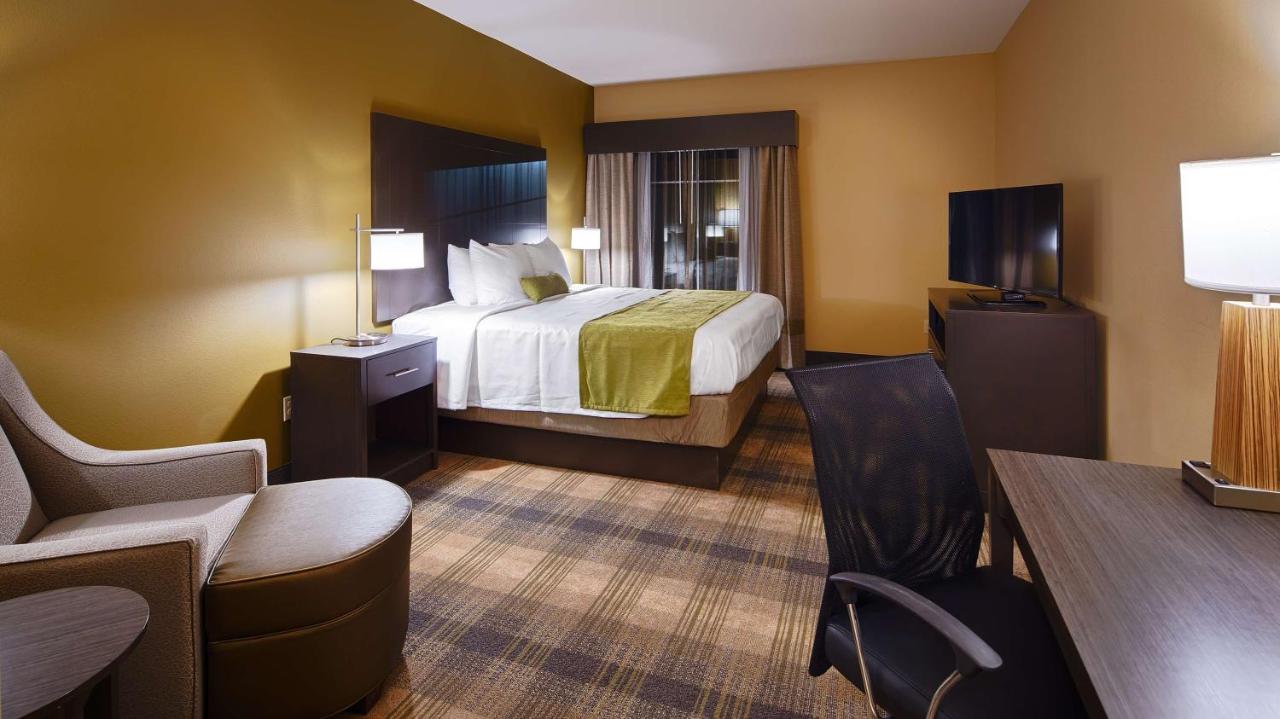 King Room with Roll-In Shower - Disability Access at Best Western Plus New Orleans Airport Hotel