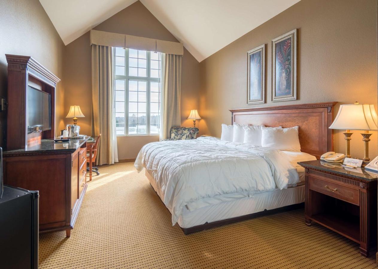 Standard King with Sofa Bed at The Wildwood Hotel
