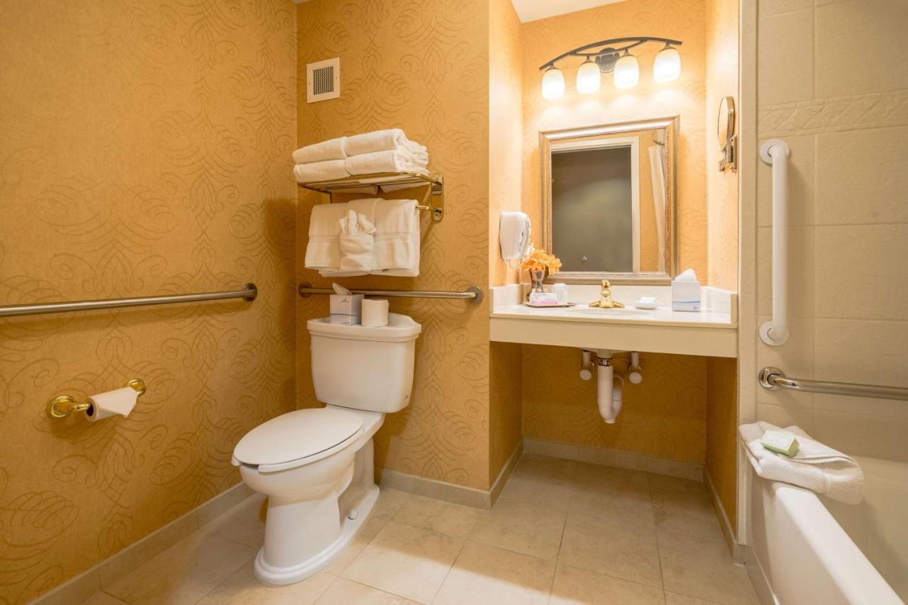 King Room with Bath - Disability Access at The Wildwood Hotel