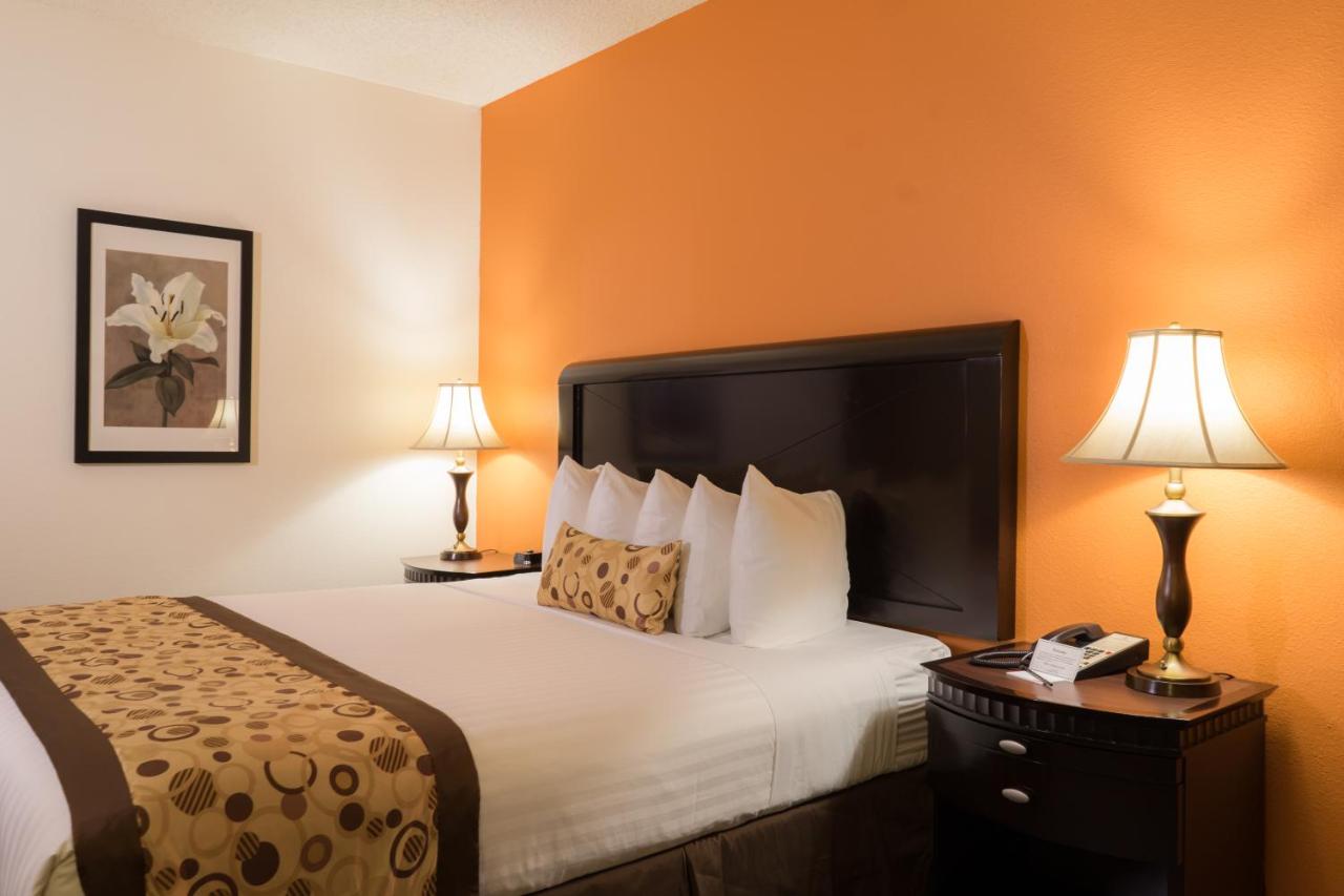 Executive King Room at Oakland Airport Executive Hotel