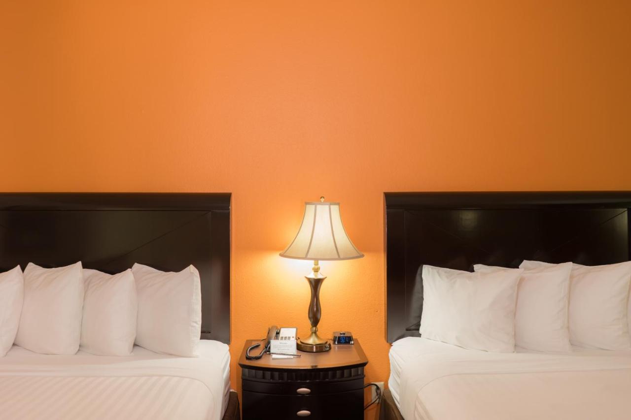 Deluxe Queen Room with Two Queen Beds at Oakland Airport Executive Hotel