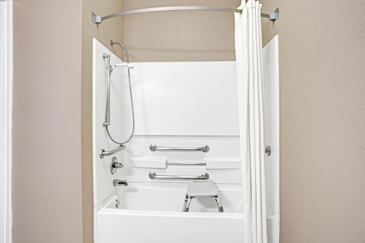 King Room - Mobility Access/Non-Smoking at Super 8 by Wyndham Hernando