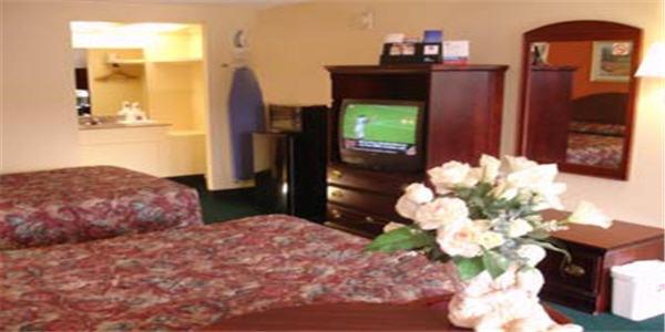 Double Room with Two Double Beds - Non-Smoking at Knights Inn Tucker