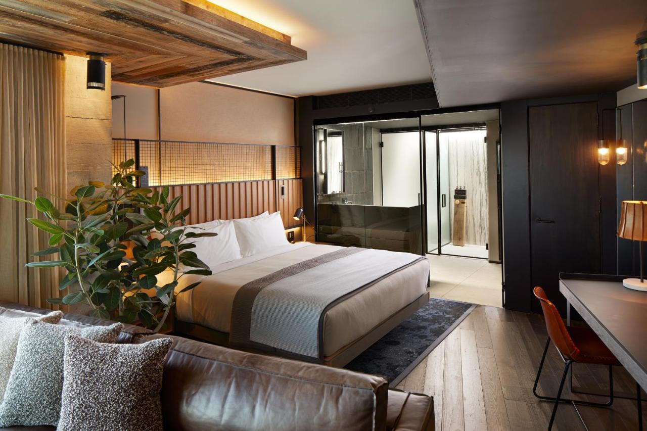 | 1 Hotel Brooklyn Bridge