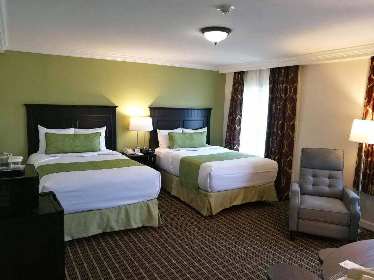 Superior Double Room at The Wilshire Grand Hotel