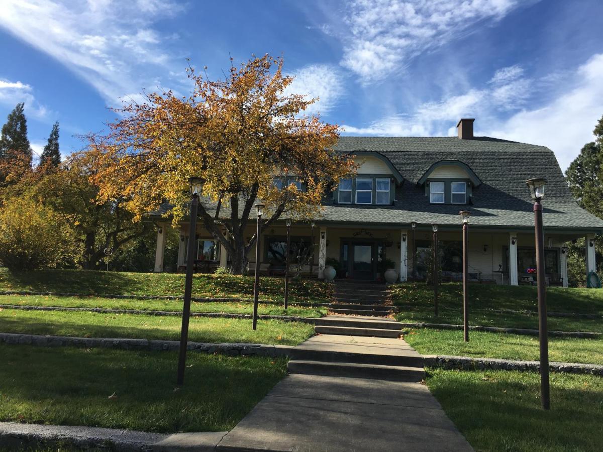 | Mount Shasta Ranch Bed and Breakfast