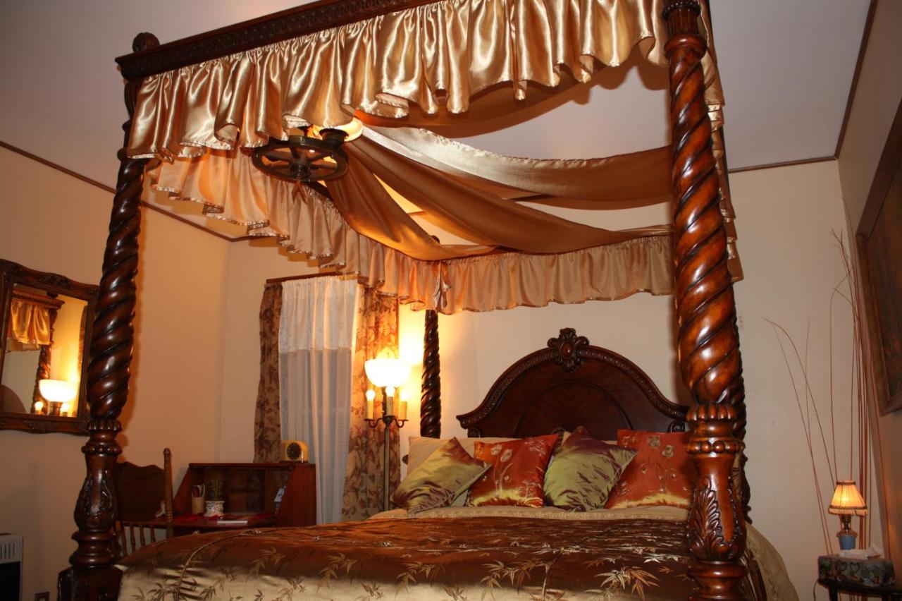 | Alla's Historical Bed and Breakfast, Spa and Cabana