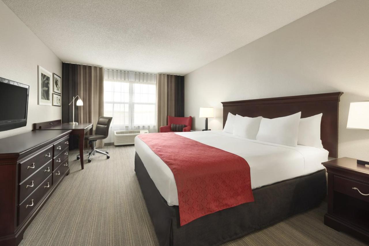  | Country Inn & Suites by Radisson, Kansas City at Village West, KS