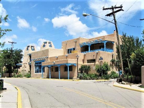 | Casa Benavides Inn