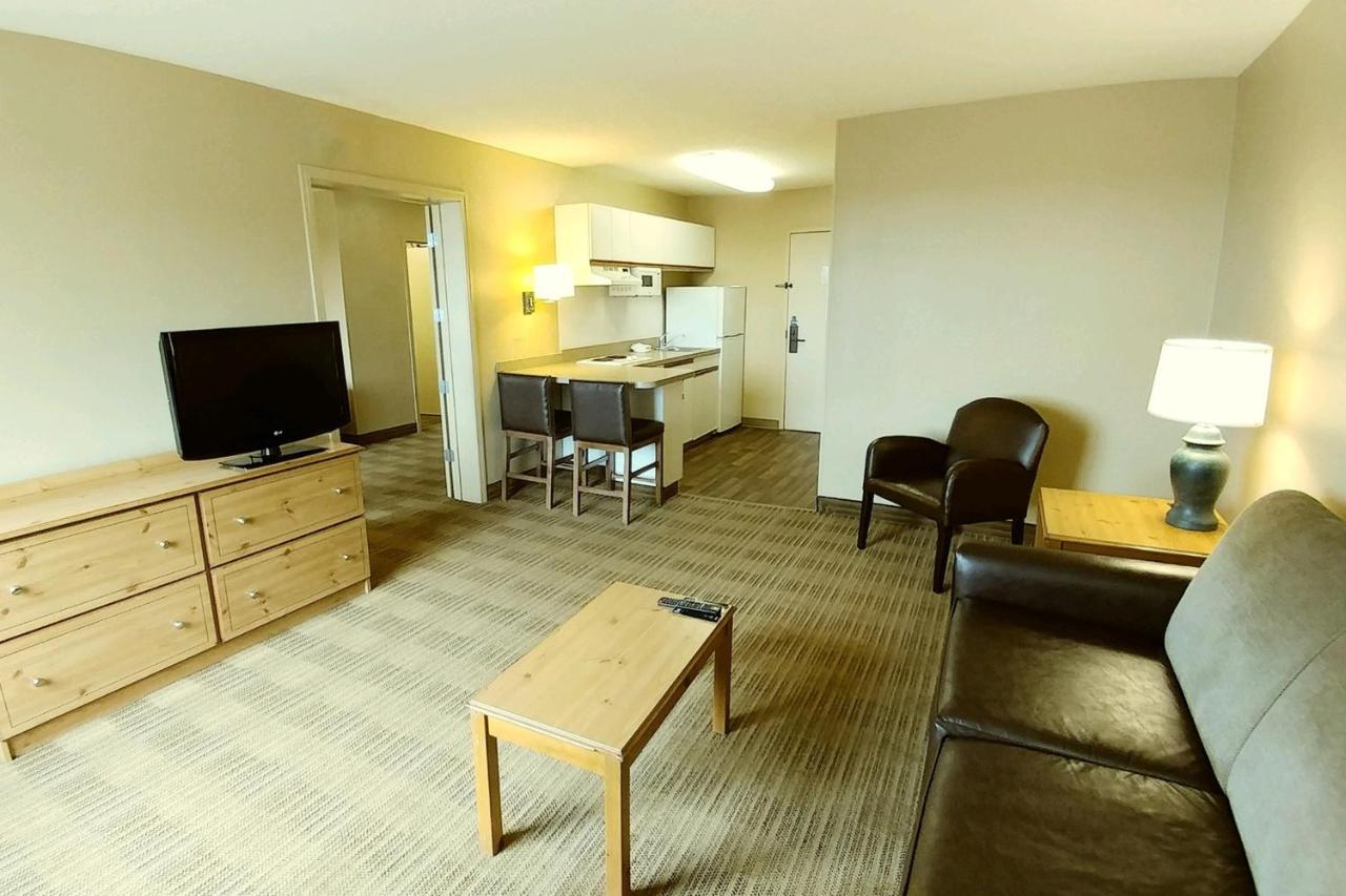 One Bedroom Suite with 2 Queen Beds - Non-Smoking at Extended Stay America Suites Cleveland Airport North Olmsted