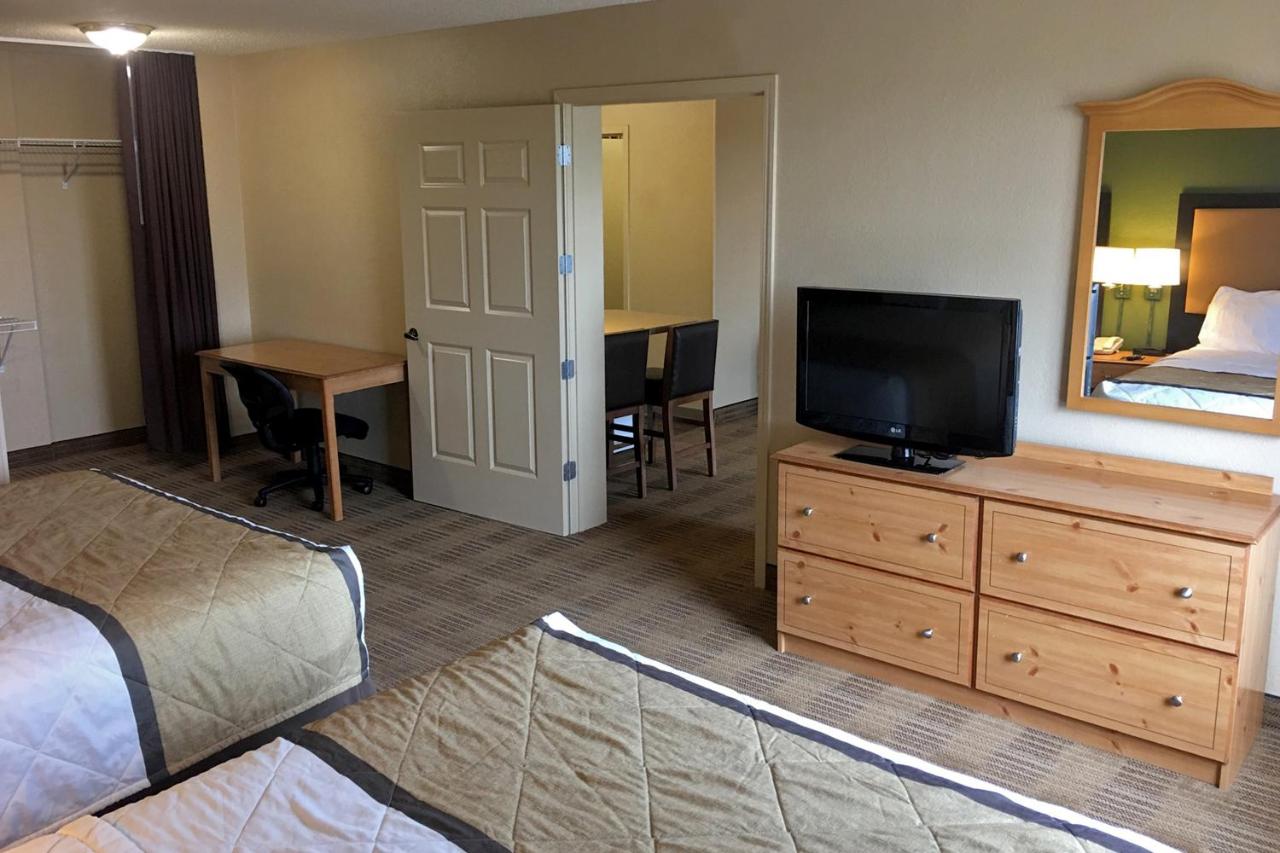 One Bedroom Suite with 2 Queen Beds - Non-Smoking at Extended Stay America Suites Cleveland Airport North Olmsted