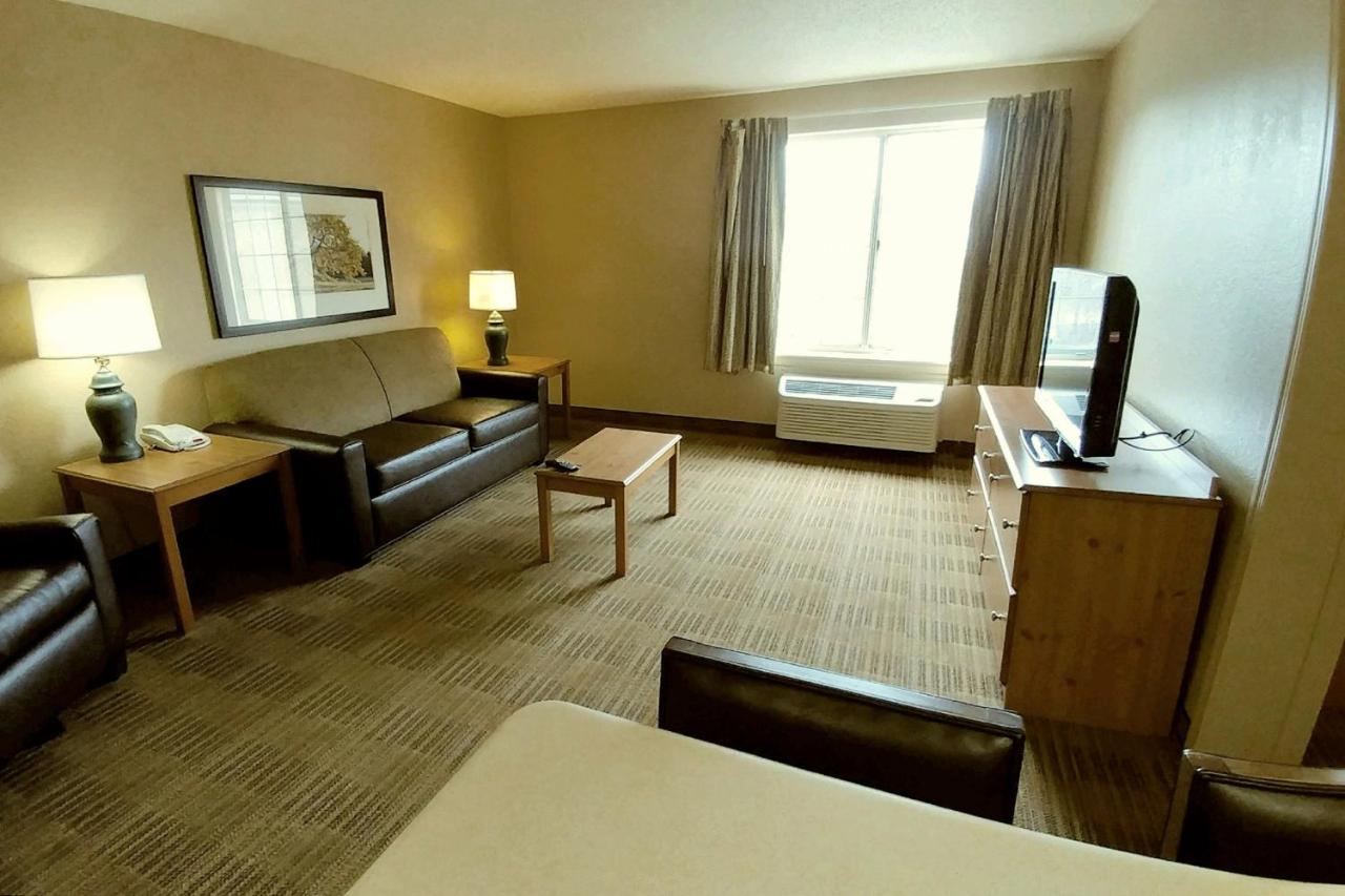 One Bedroom Suite - Non-Smoking at Extended Stay America Suites Cleveland Airport North Olmsted