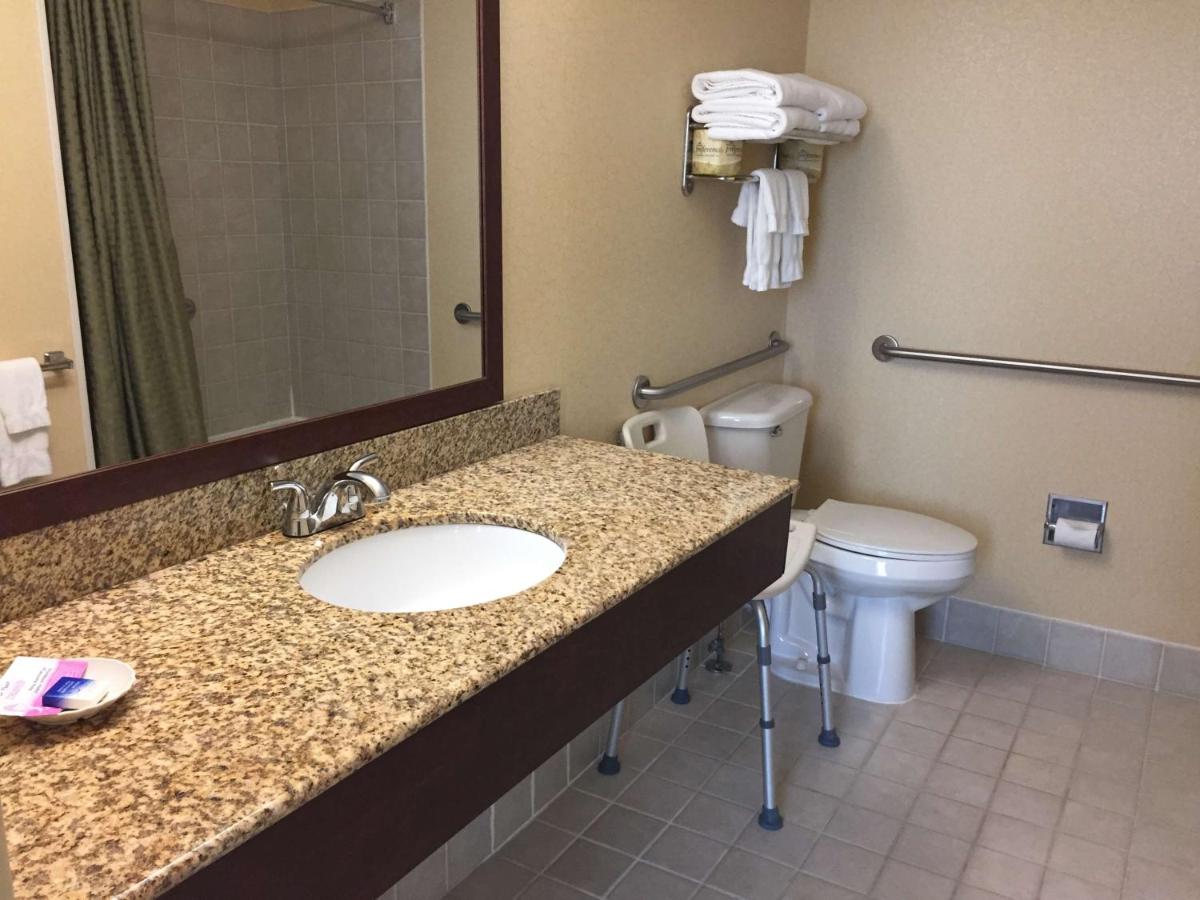  | Best Western Plus Hannaford Inn & Suites