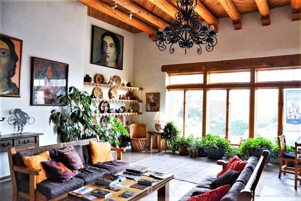 | Casa Benavides Inn
