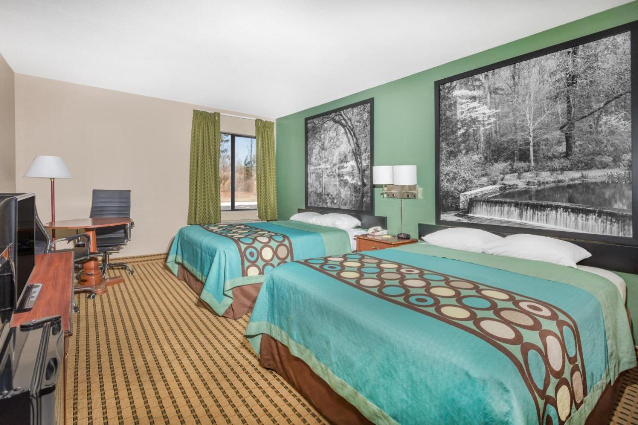 | Super 8 by Wyndham Dawsonville