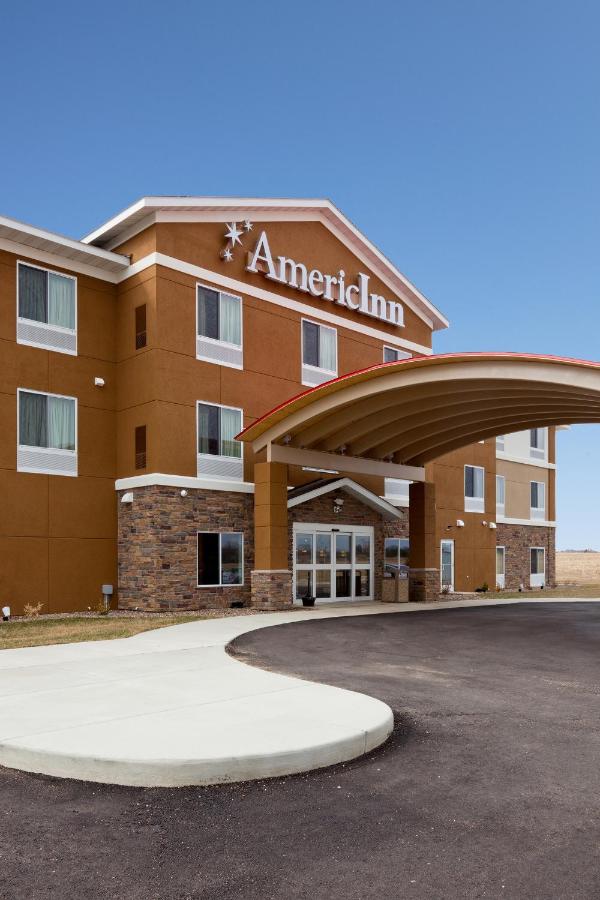 | AmericInn by Wyndham DeWitt