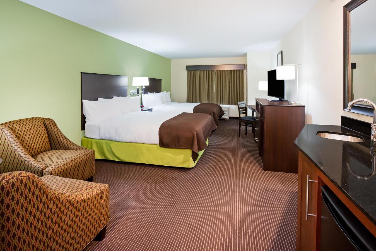 | AmericInn by Wyndham DeWitt