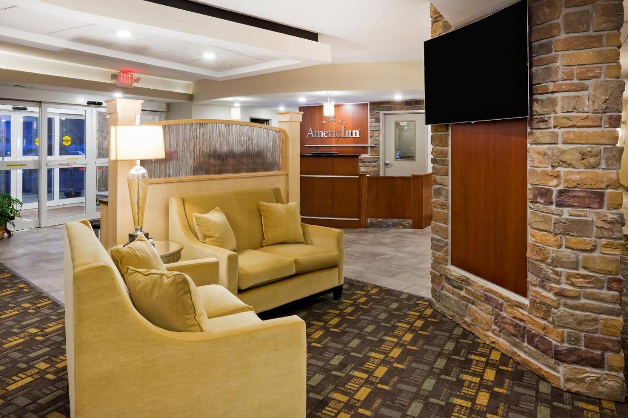 | AmericInn by Wyndham DeWitt