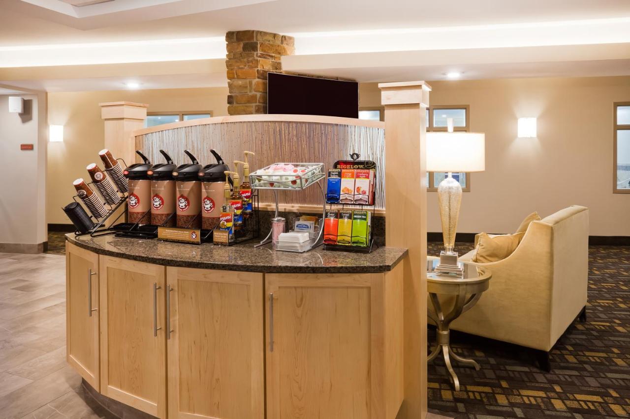| AmericInn by Wyndham DeWitt