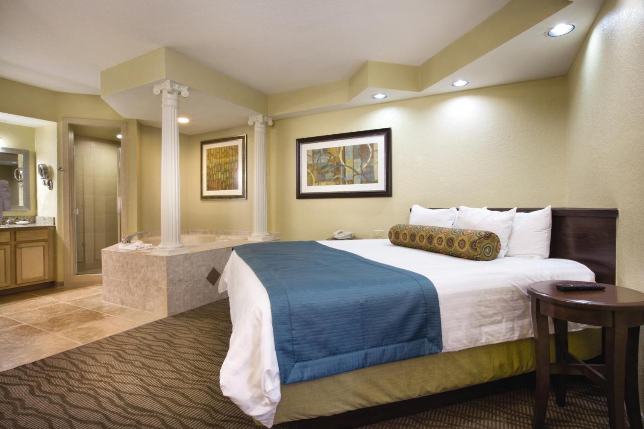 Two-Bedroom Suite at Club Wyndham Star Island