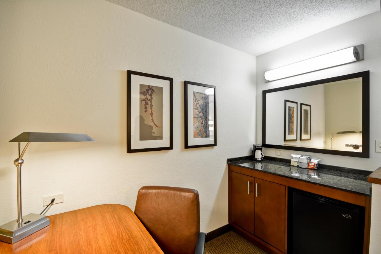 King Accessible at Hyatt Place Chicago/Naperville/Warrenville