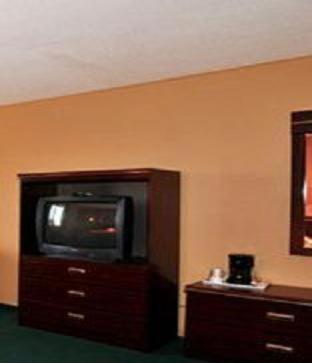 Queen Room - Non-Smoking at Econo Lodge Massena Hwy 37