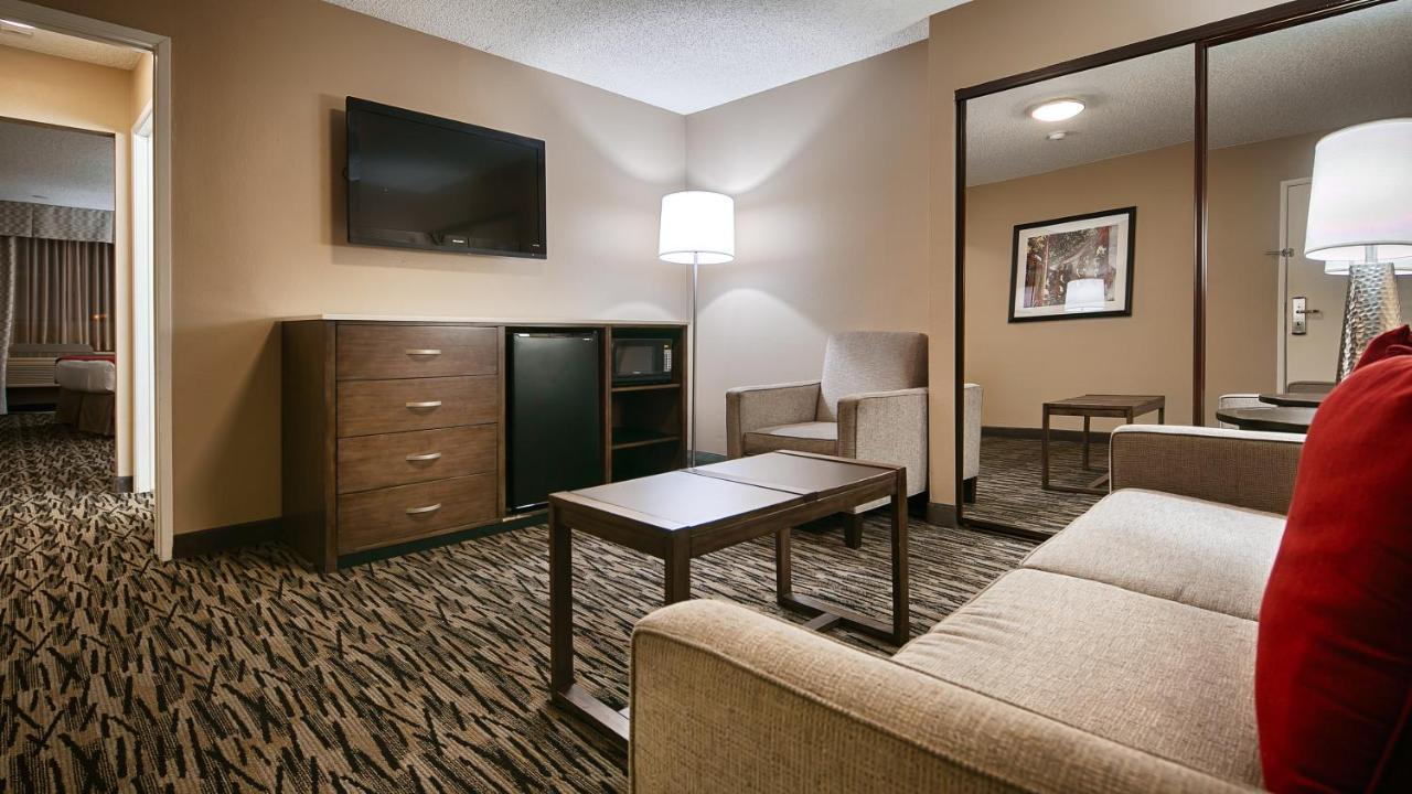 Queen Suite with Two Queen Beds at Best Western Los Alamitos Inn & Suites