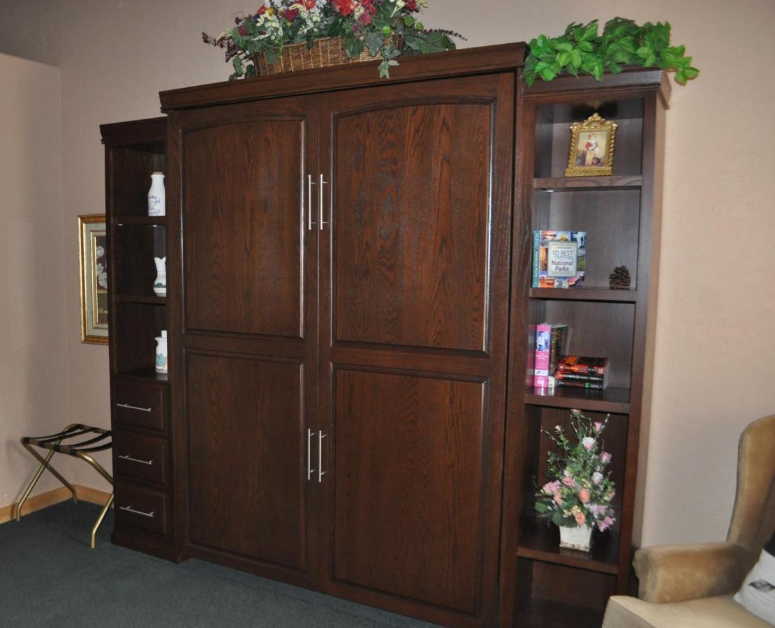 | Elkwood Manor Bed & Breakfast