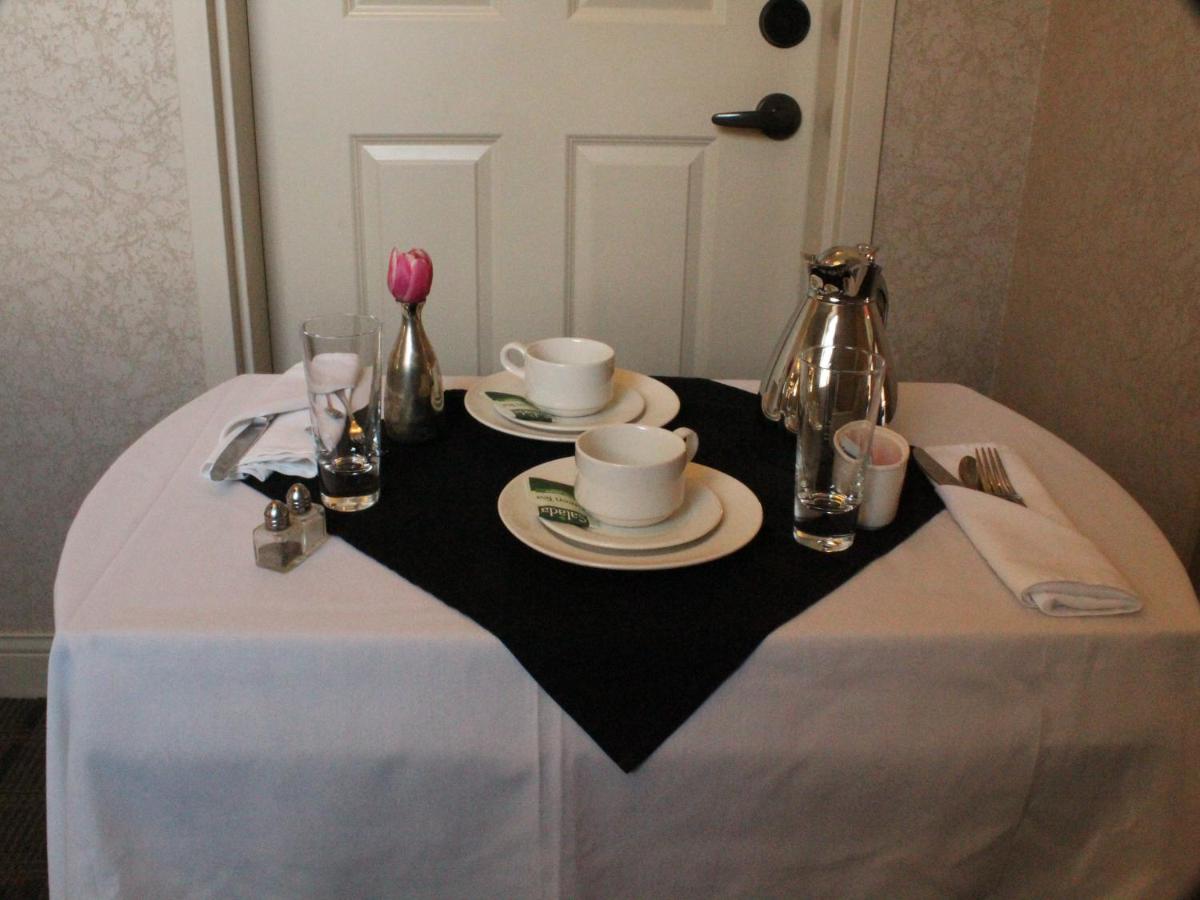 | Diamond Mills Hotel & Tavern
