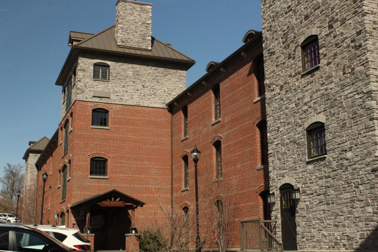 | Diamond Mills Hotel & Tavern