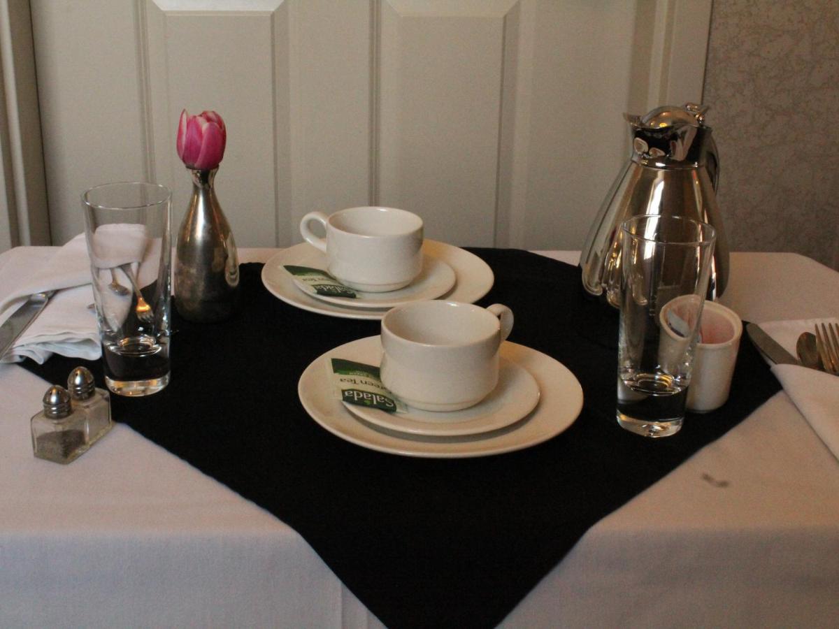 | Diamond Mills Hotel & Tavern
