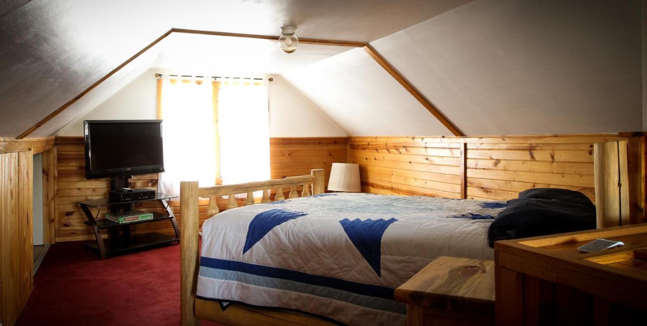 | Cole Cabins